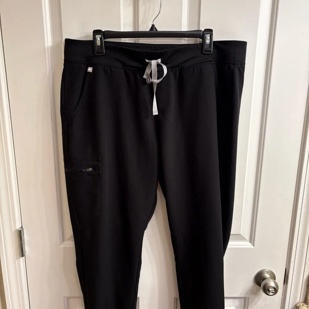 TALL Figs Black Zamora Women's Jogger Scrub Pants with Drawstring XL TALL - Picture 3 of 12